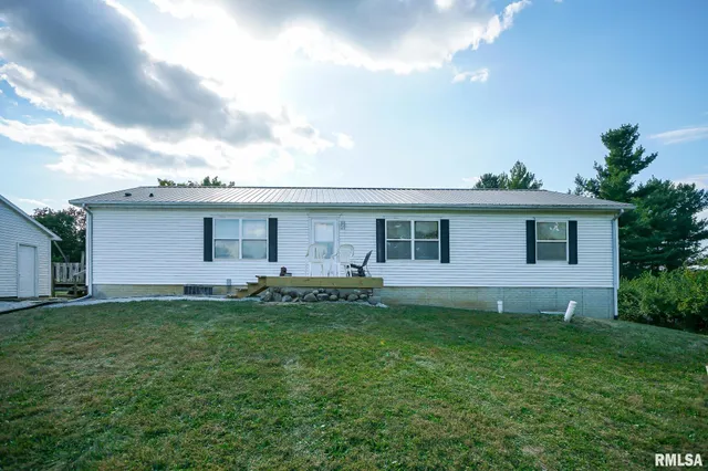 $264,900 | 297 Macallen Lake Road, Carlock, IL 61725