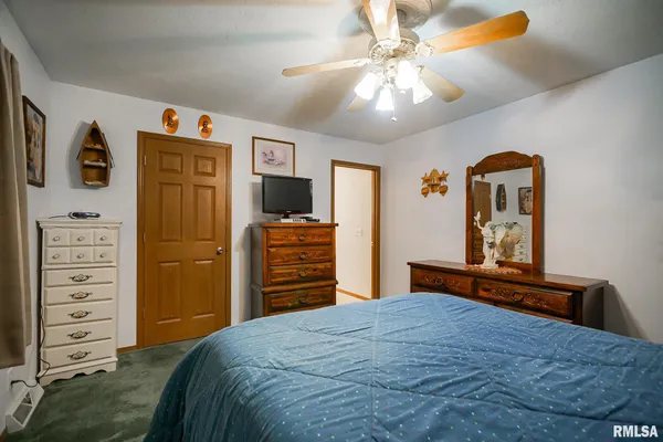 $252,500 | 297 Macallen Lake Road, Carlock, IL 61725