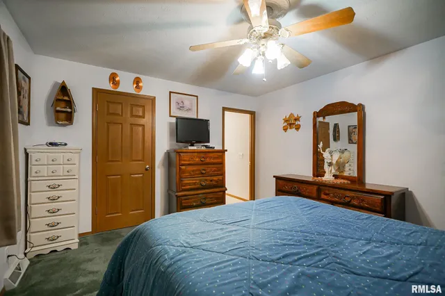 $264,900 | 297 Macallen Lake Road, Carlock, IL 61725