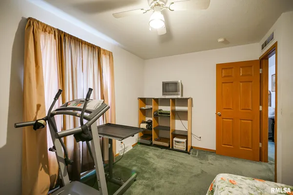 $252,500 | 297 Macallen Lake Road, Carlock, IL 61725