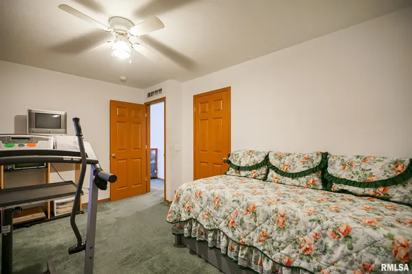 $252,500 | 297 Macallen Lake Road, Carlock, IL 61725