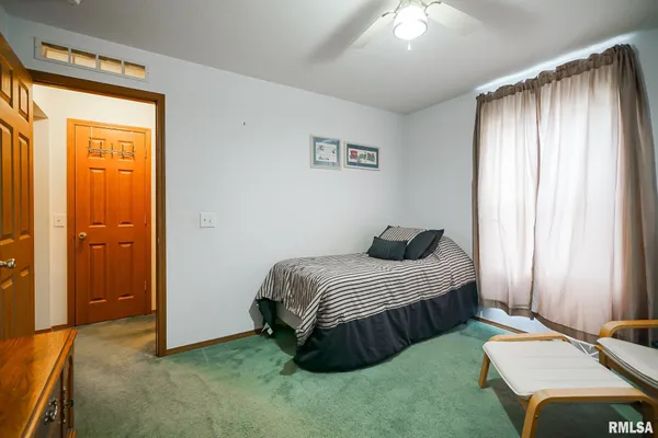 $252,500 | 297 Macallen Lake Road, Carlock, IL 61725