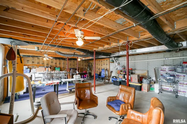 $264,900 | 297 Macallen Lake Road, Carlock, IL 61725