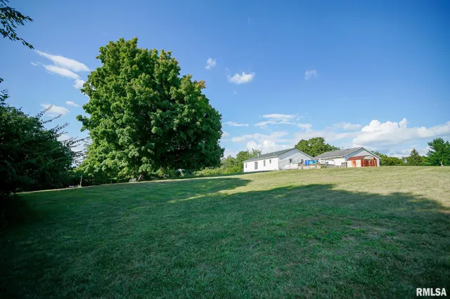 $264,900 | 297 Macallen Lake Road, Carlock, IL 61725