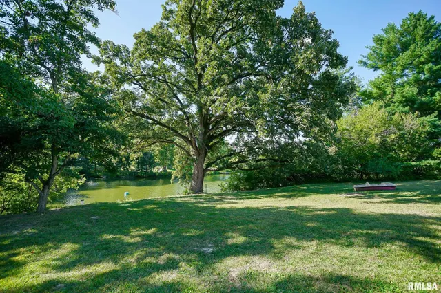 $264,900 | 297 Macallen Lake Road, Carlock, IL 61725