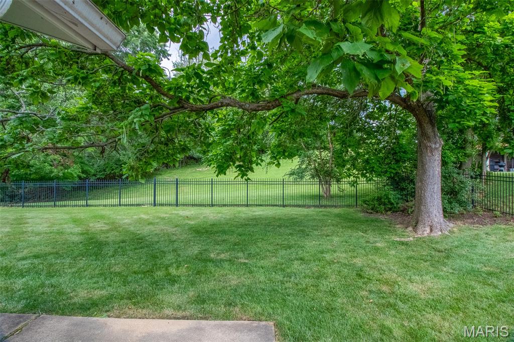 15464 Clover Ridge Drive Chesterfield, MO 63017 - Photo 48 of 53 Gallery Image 48