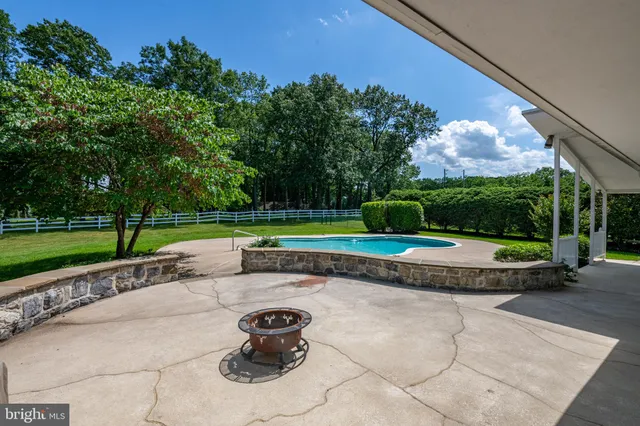 $4,500 | 558 Brownsville Road, Sinking Spring, PA 19608