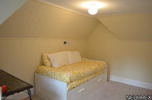 3299 Chalfant Road Cleveland, OH 44120 - Photo 16 of 24 Cozy 4th bedroom on 3rd floor with full bath and walk in closet.