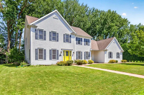 $539,900 | 2415 Maple Grove Drive, Neenah, WI 54956