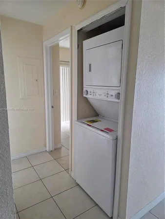 $2,200 | 650 Palm Avenue, Unit 2B6, Hialeah, FL 33010