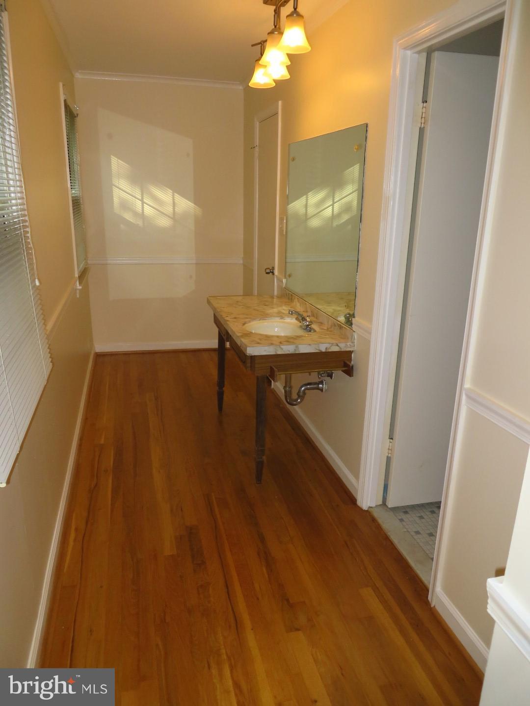 12517 Arbor View Terrace Silver Spring, MD 20902 - Photo 21 of 30 Bath (Master)
