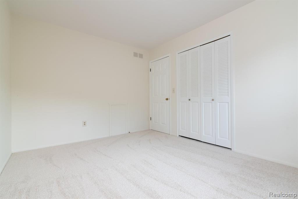 1385 Paddle Wheel Lane Rochester, MI 48306 - Photo 16 of 27