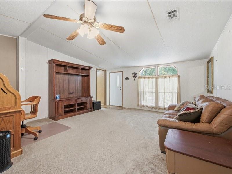 9986 South Forestline Avenue Inverness, FL 34452 - Photo 7 of 32