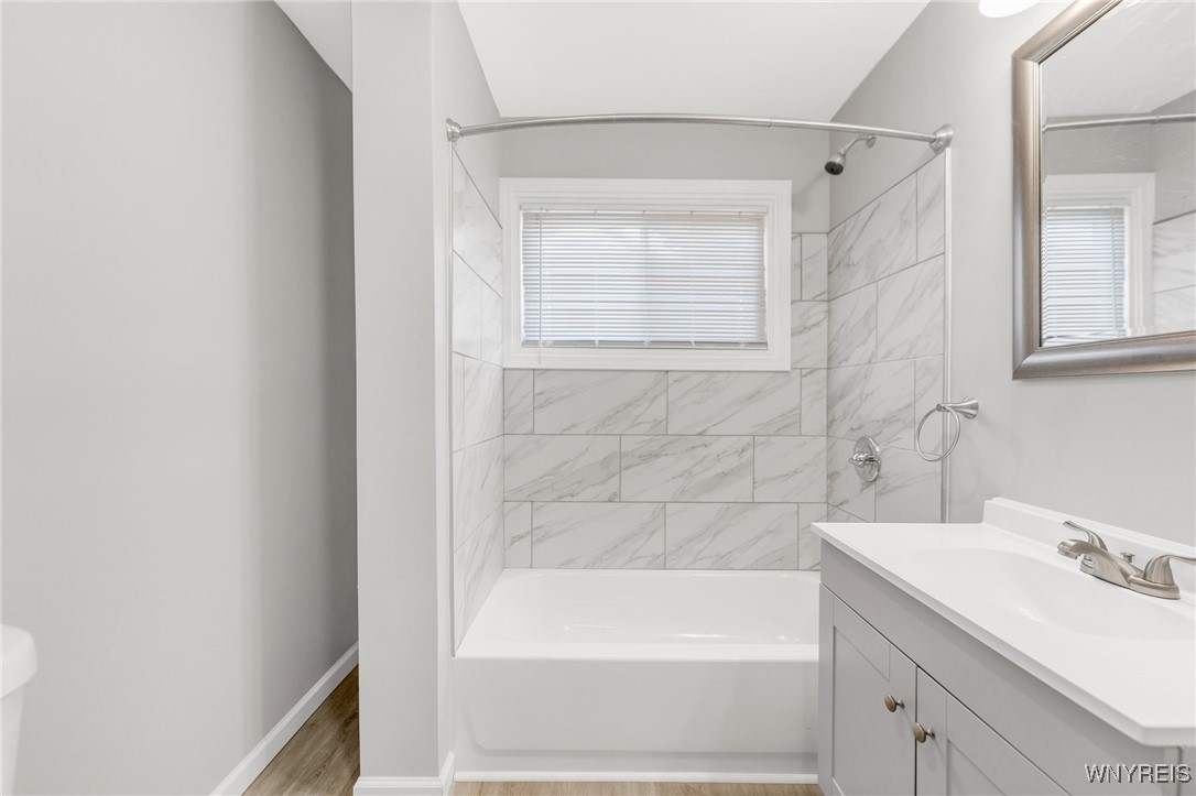159 68th Street Niagara Falls, NY 14304 - Photo 21 of 44 Full Bathroom