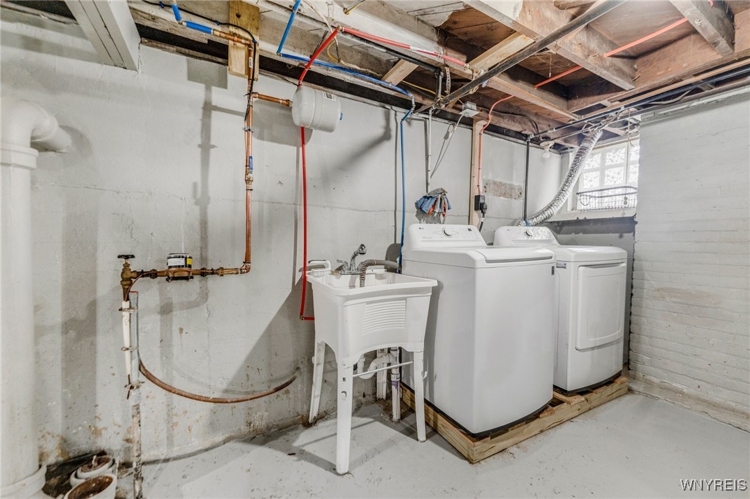 159 68th Street Niagara Falls, NY 14304 - Photo 40 of 44