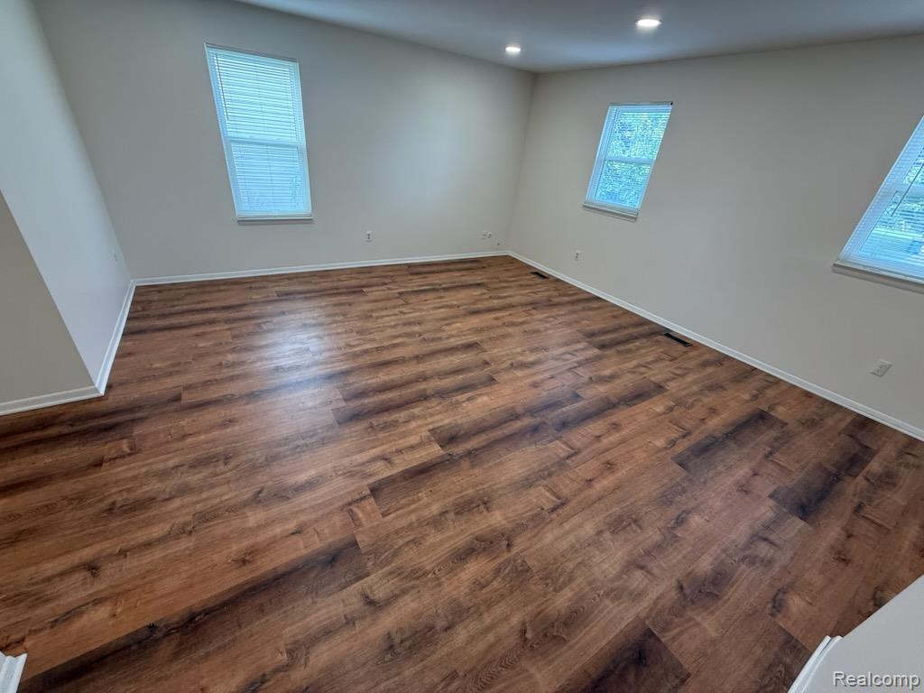 28144 Yorktown Road Farmington, MI 48331 - Photo 11 of 25 8.jpg