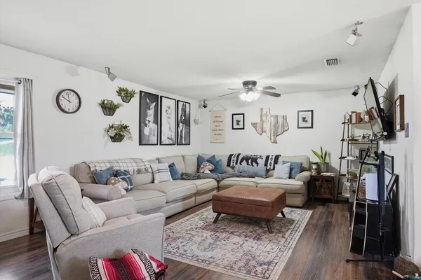 $229,900 | 1035 Houston Street, Wills Point, TX 75169