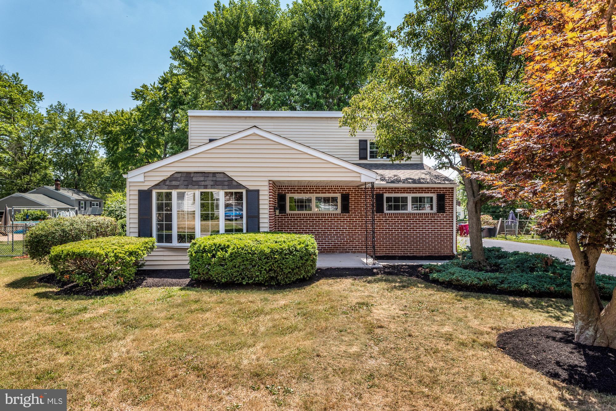 32 Henry Road Norristown, PA 19403 - Photo 4 of 26 Gallery Image 4