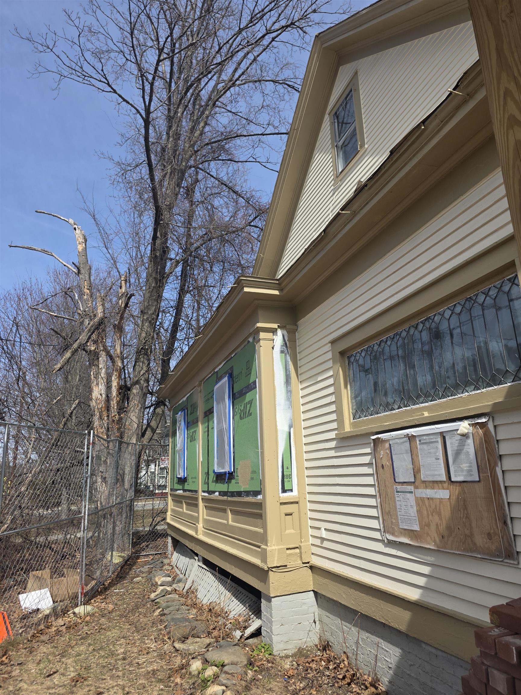 33 Oak Street Brattleboro, VT 05301 - Photo 3 of 24