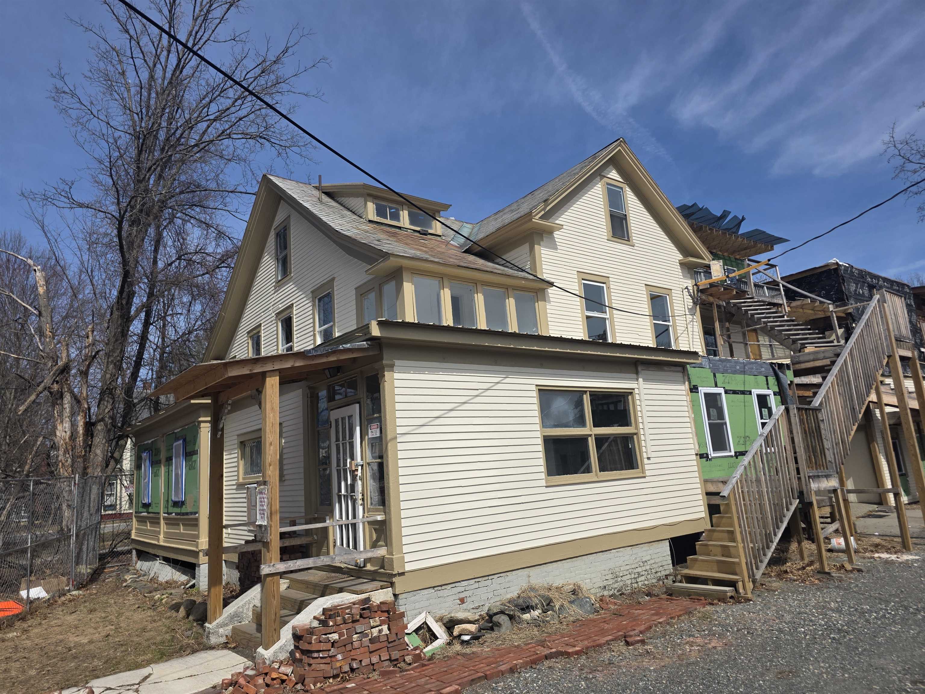 33 Oak Street Brattleboro, VT 05301 - Photo 4 of 24