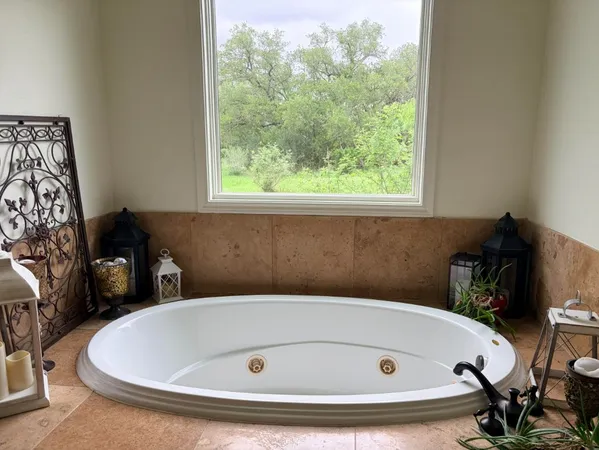 $6,900 | 1603 Las Entradas Drive, Spicewood, TX 78669
