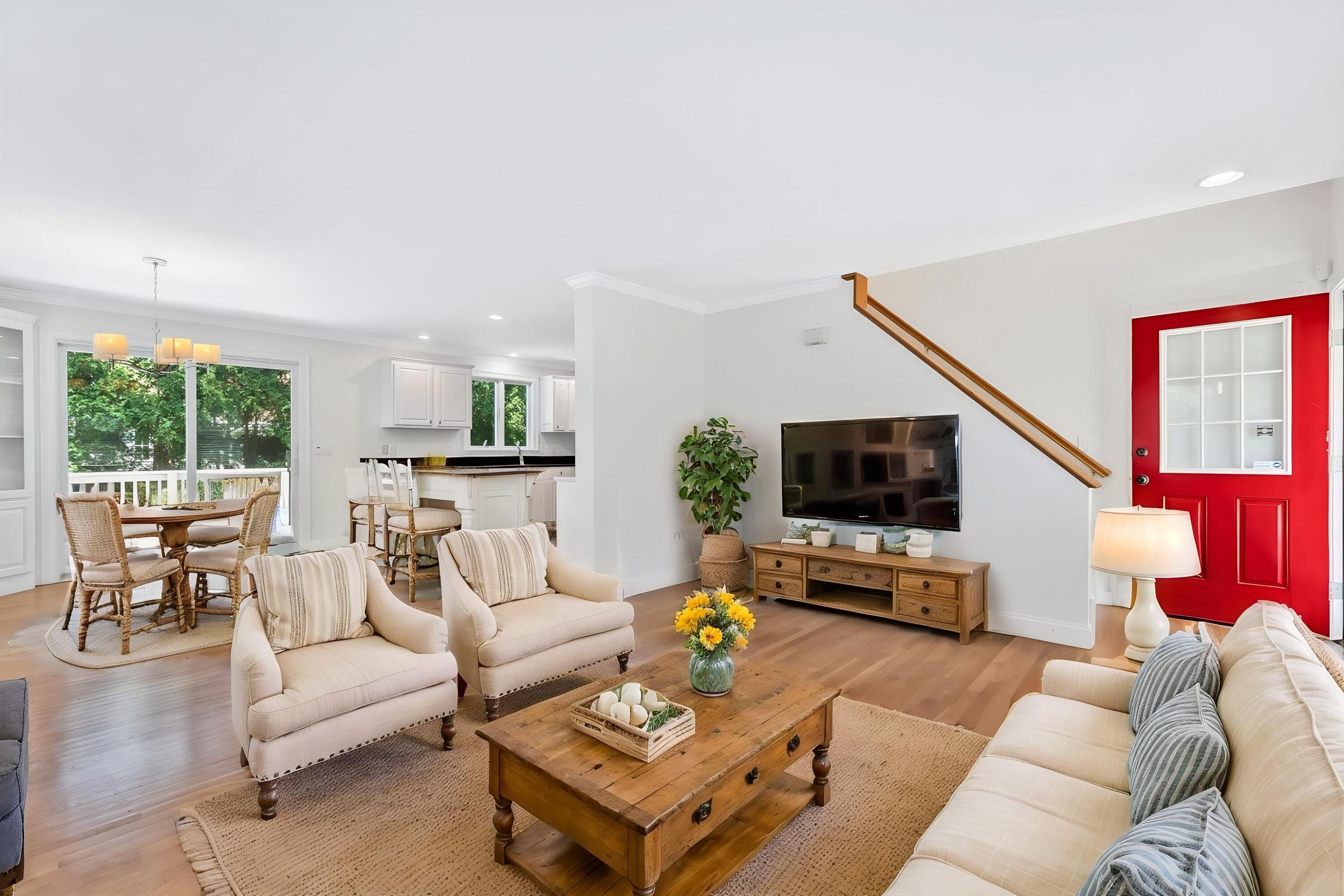 9 Elaine Road Hyannis, MA 02601 - Photo 8 of 54 19-IMGP1328 - Living Room - Farmhouse -