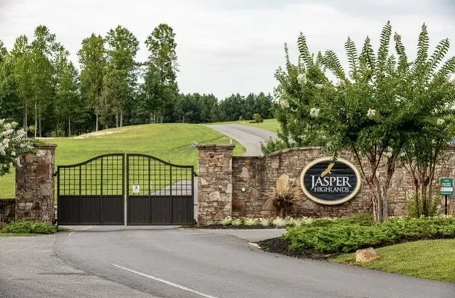 $100,000 | 260 Cherokee Path, Jasper, TN 37347
