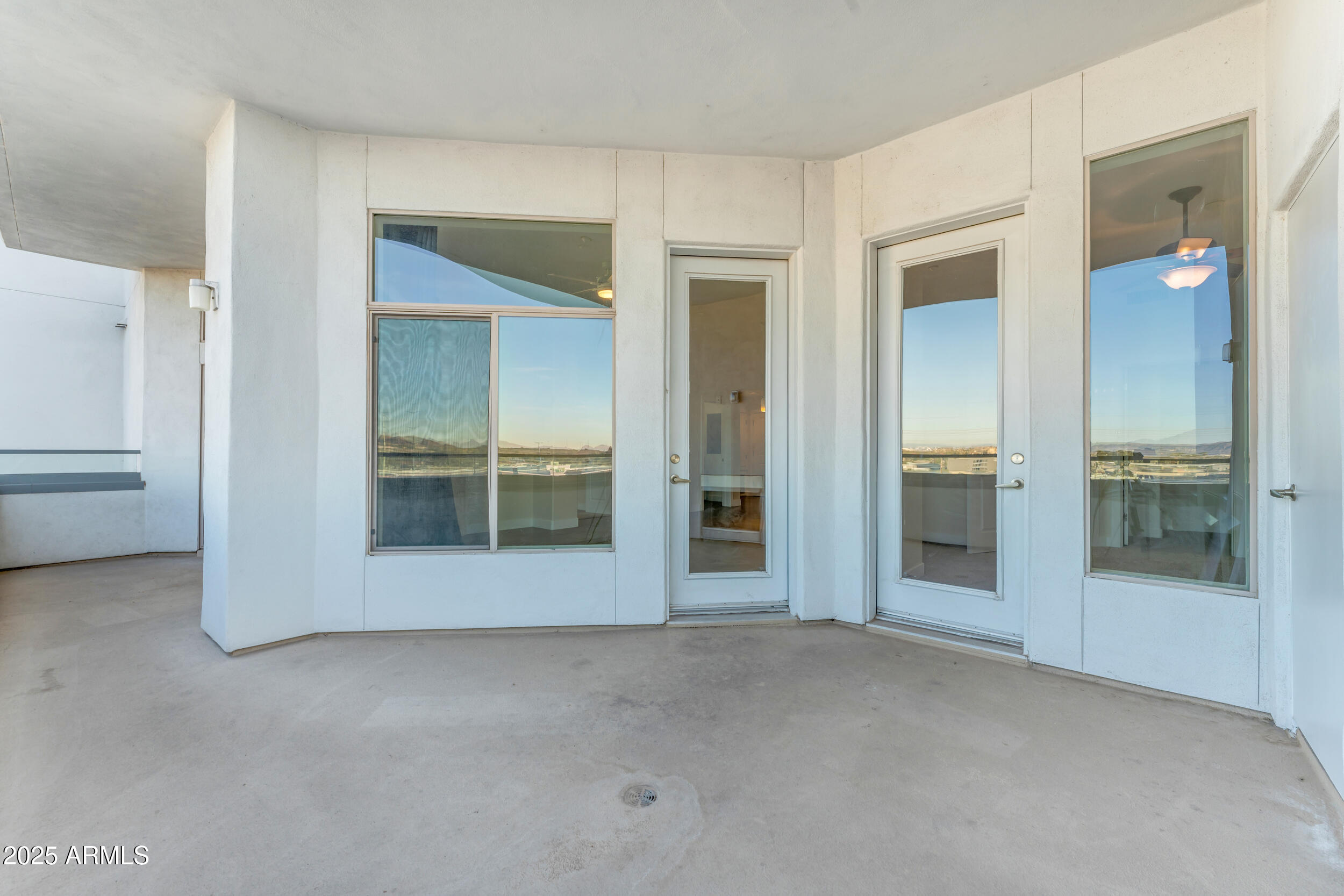 945 East Playa Del Norte Drive, Unit 5005 Tempe, AZ 85288 - Photo 22 of 69 an empty room with window