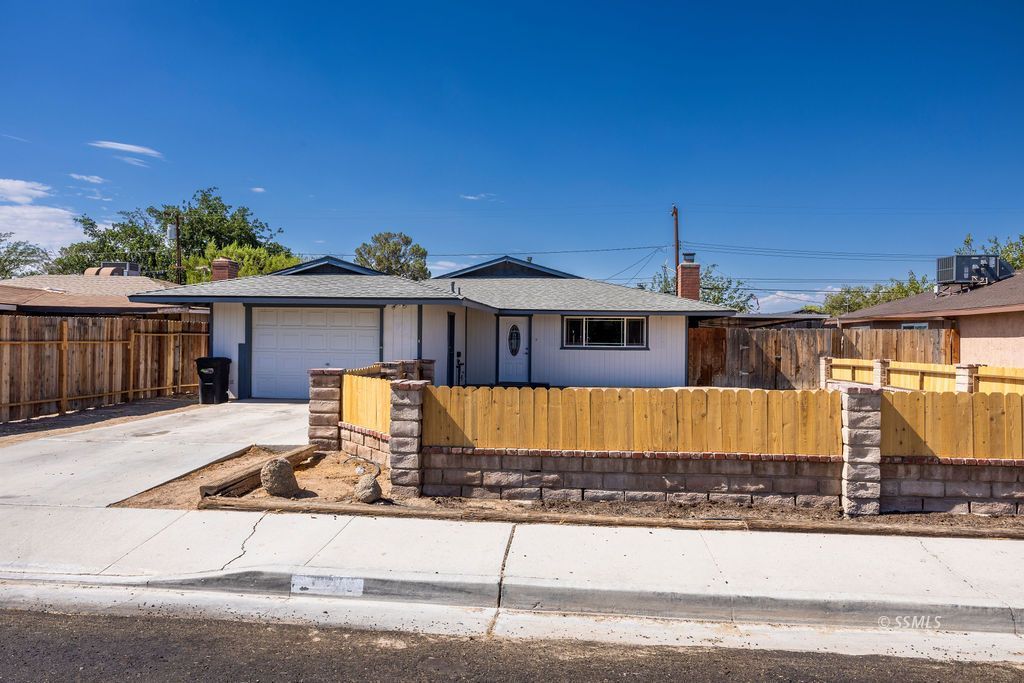 1200 West Benson Avenue Ridgecrest, CA 93555 - Photo 2 of 40 Gallery Image 2