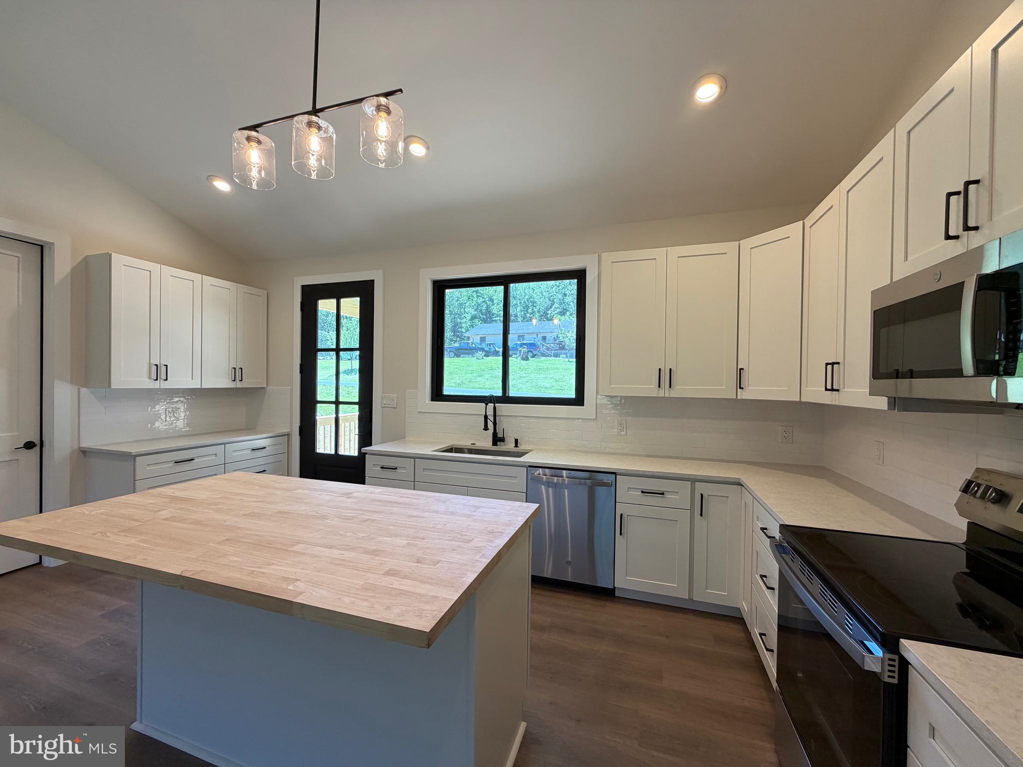 1854 Middle Cove Road Mathias, WV 26812 - Photo 3 of 18
