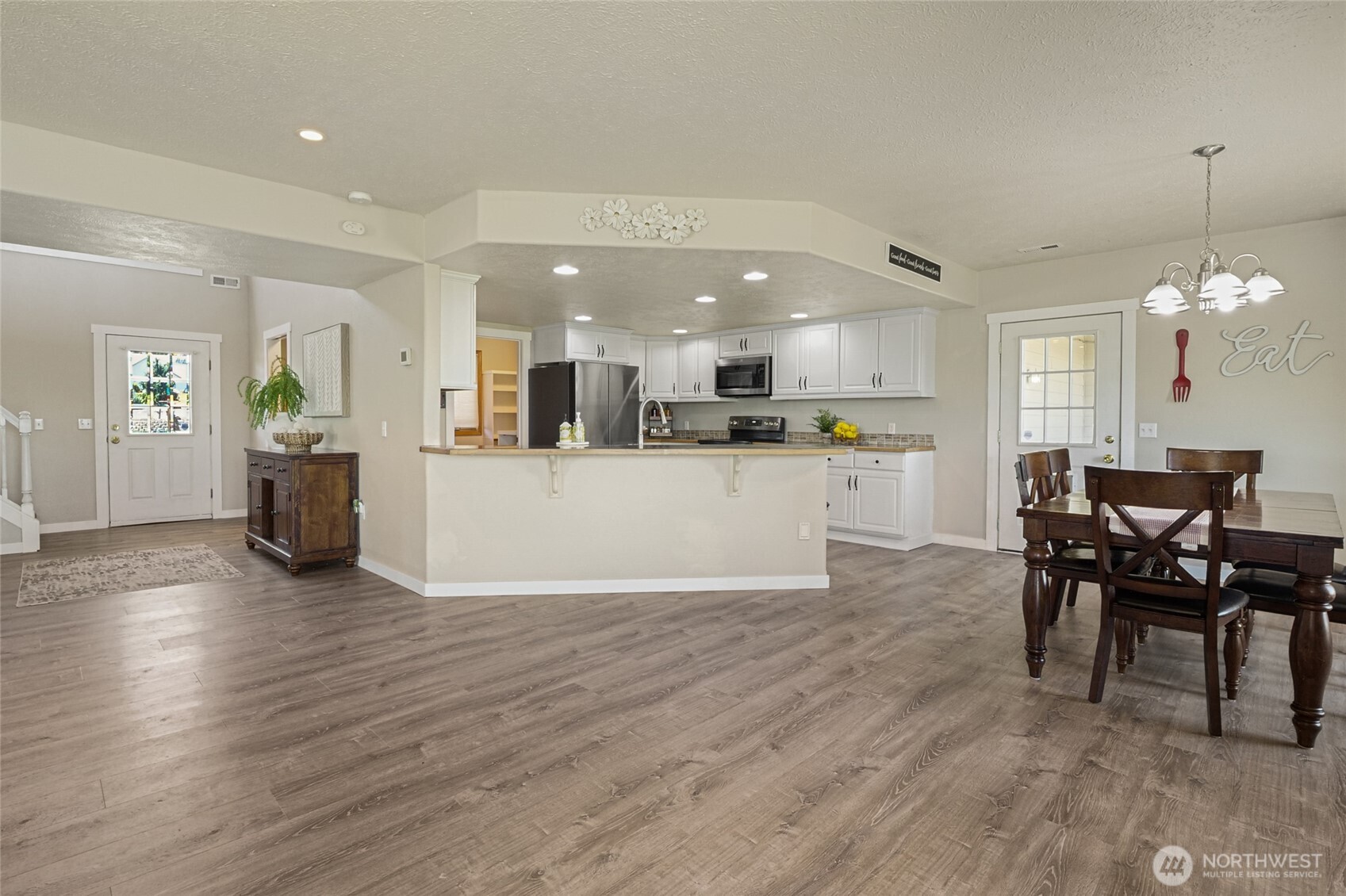 5621 Rd J.4 Northeast Moses Lake, WA 98837 - Photo 8 of 40