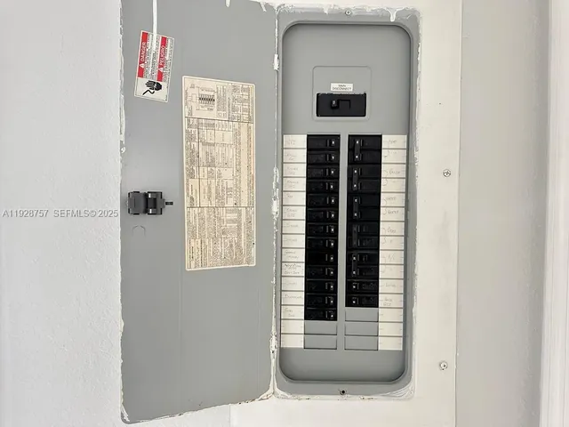 $2,400 | 720 2nd Place Southwest, Vero Beach, FL 32962