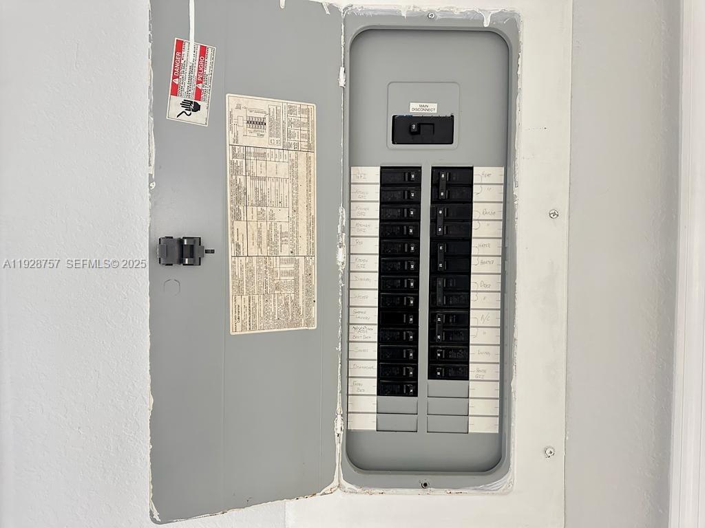 720 2nd Place Southwest Vero Beach, FL 32962 - Photo 42 of 44 a view of a entryway