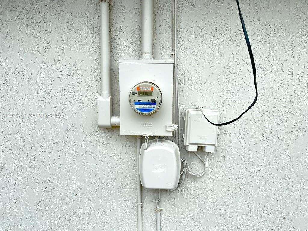 720 2nd Place Southwest Vero Beach, FL 32962 - Photo 43 of 44 a picture of a bathroom with a sink and a mirror