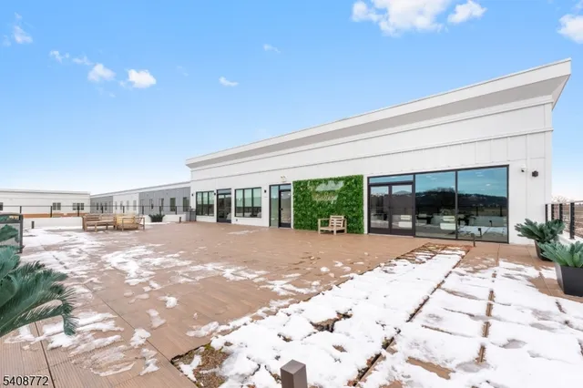 $1,850 | 321 East 3rd Street, Unit 525, Plainfield, NJ 07060