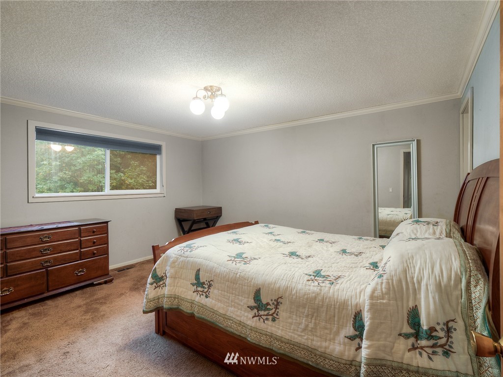2206 Rimrock Court Southwest Olympia, WA 98512 - Photo 13 of 35 Gallery Image 13