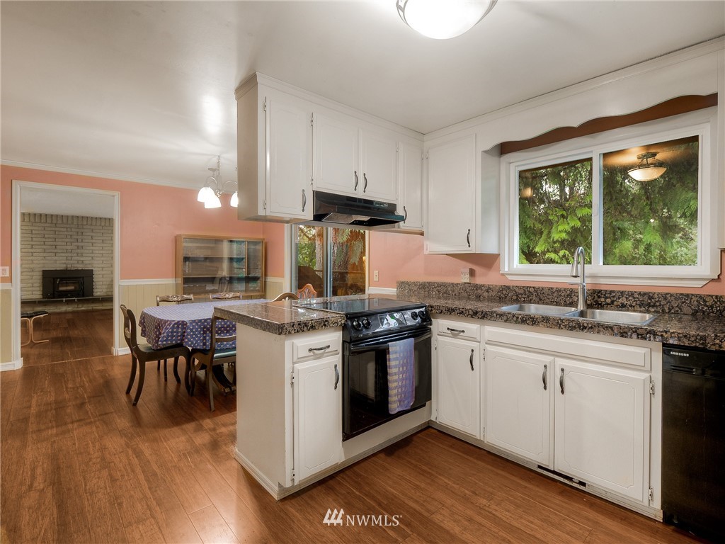 2206 Rimrock Court Southwest Olympia, WA 98512 - Photo 7 of 35 Gallery Image 7