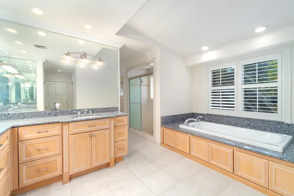 $8,995,000 | 16750 Old State Road 4a, Sugarloaf, FL 33042