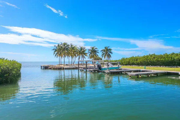 $8,995,000 | 16750 Old State Road 4a, Sugarloaf, FL 33042