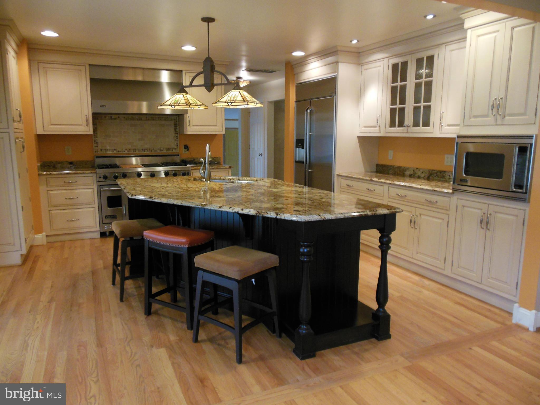 8350 Pinehurst Road Pasadena, MD 21122 - Photo 16 of 30 Kitchen