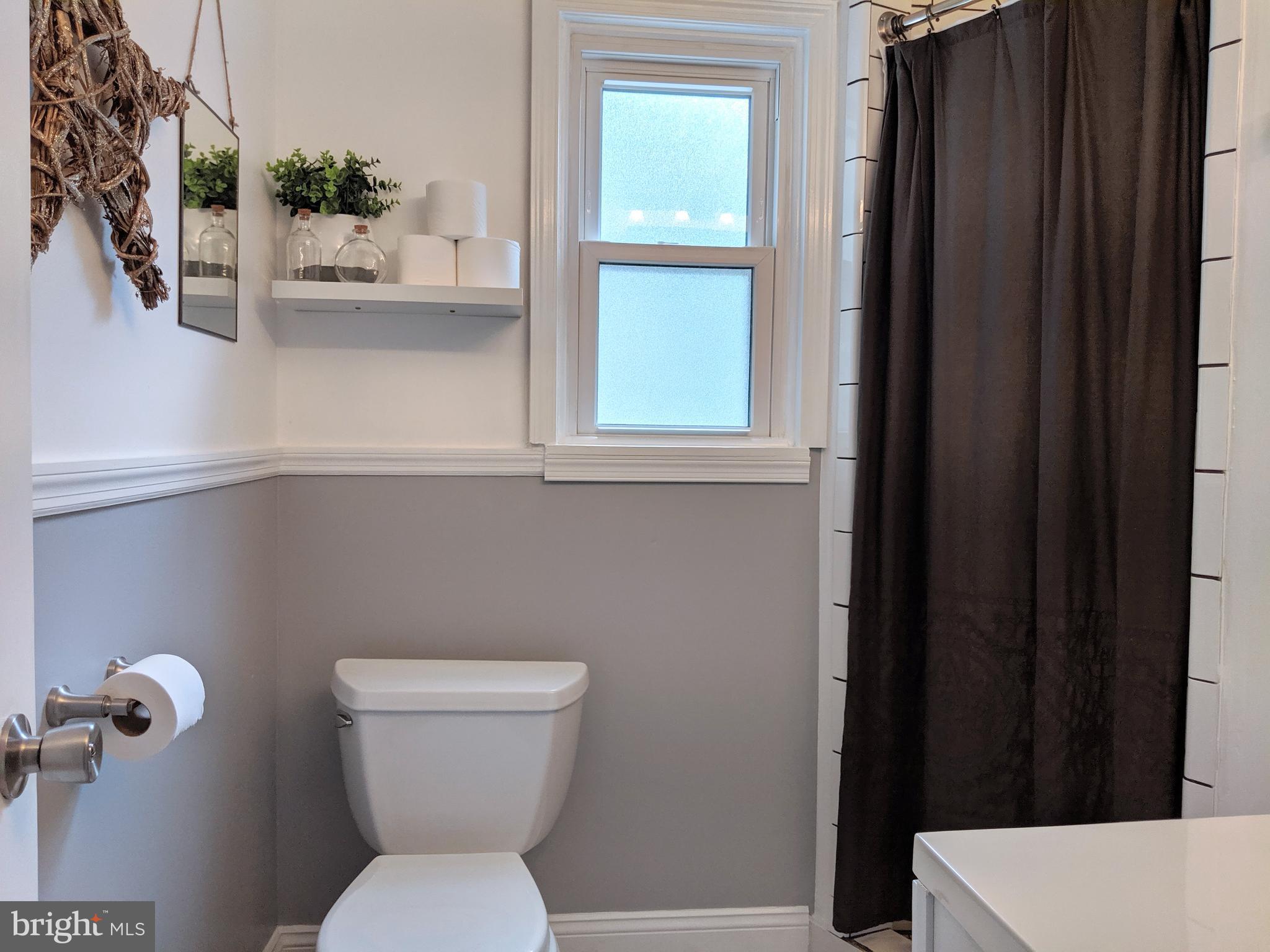 2795 York Rd. Jamison, PA 18929 - Photo 15 of 39 a bathroom with a bathtub and a toilet