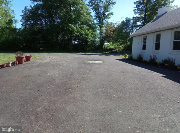 $2,250 | 2795 York Rd., Jamison, PA 18929