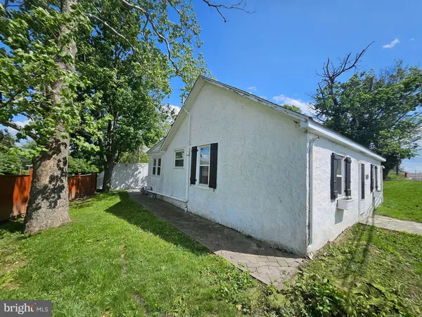 $2,250 | 2795 York Rd., Jamison, PA 18929