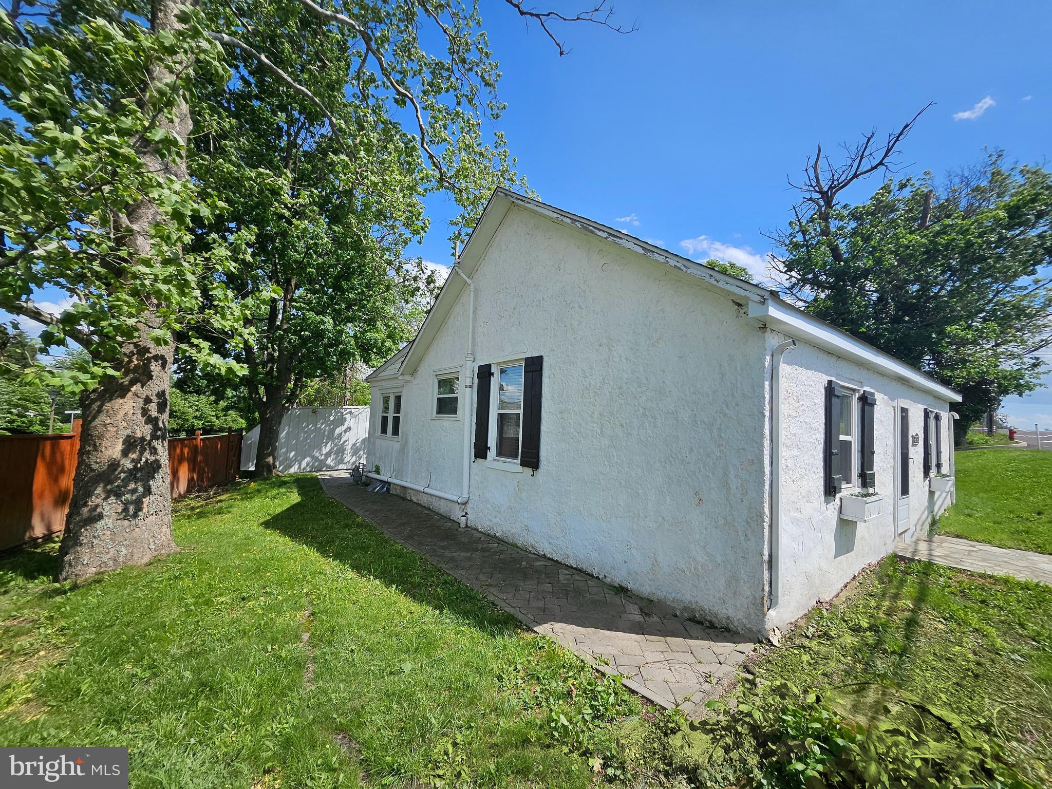 2795 York Rd. Jamison, PA 18929 - Photo 5 of 39 a backyard of a house with seating space