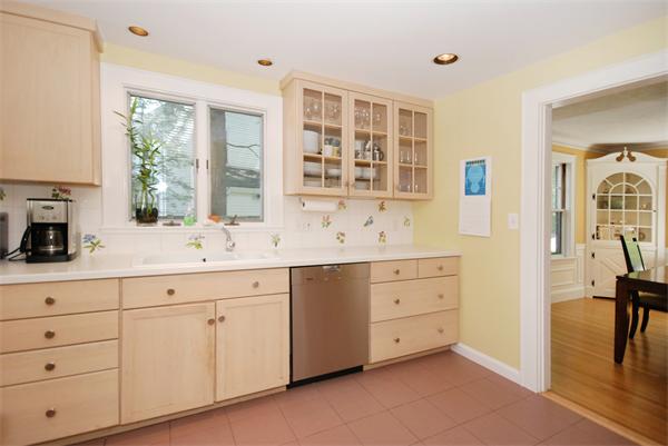 8 Robbins Road Lexington, MA 02421 - Photo 8 of 26