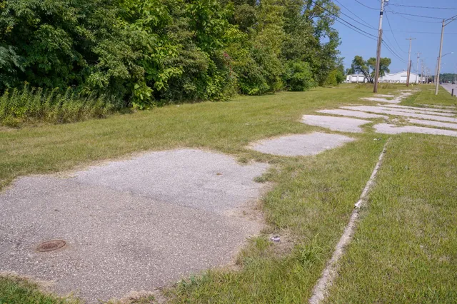 $132,000 | 1504 Highway 139, Benton Harbor, MI 49022