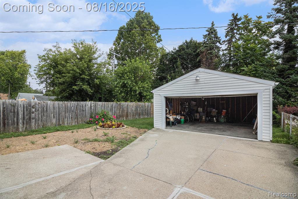 9574 Burt Road Detroit, MI 48228 - Photo 16 of 17 Gallery Image 16