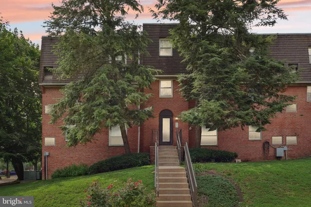 $265,000 | 4000 Gypsy Lane, Unit 529, Philadelphia, PA 19129