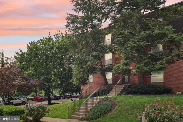 $265,000 | 4000 Gypsy Lane, Unit 529, Philadelphia, PA 19129