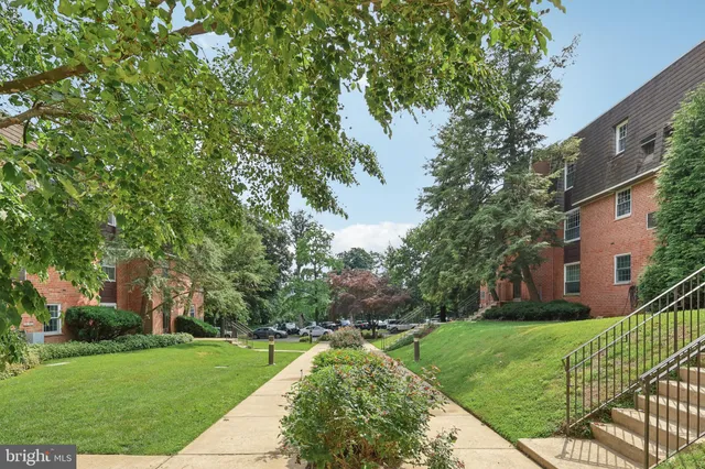 $265,000 | 4000 Gypsy Lane, Unit 529, Philadelphia, PA 19129